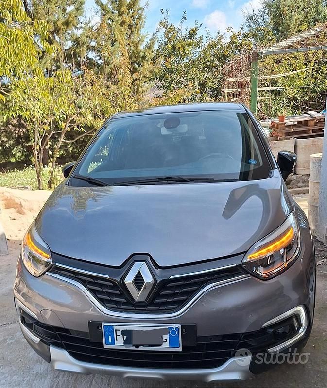 Usata Renault Captur 90 CV (66 kW) 2018 Grigio SUV