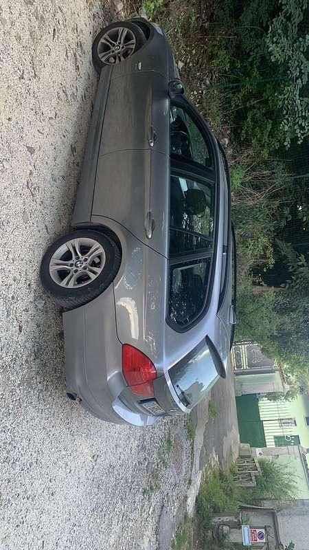 Usata 2009 BMW 320 Station wagon | 2800 € (Buon prezzo) - Immagine 1/4