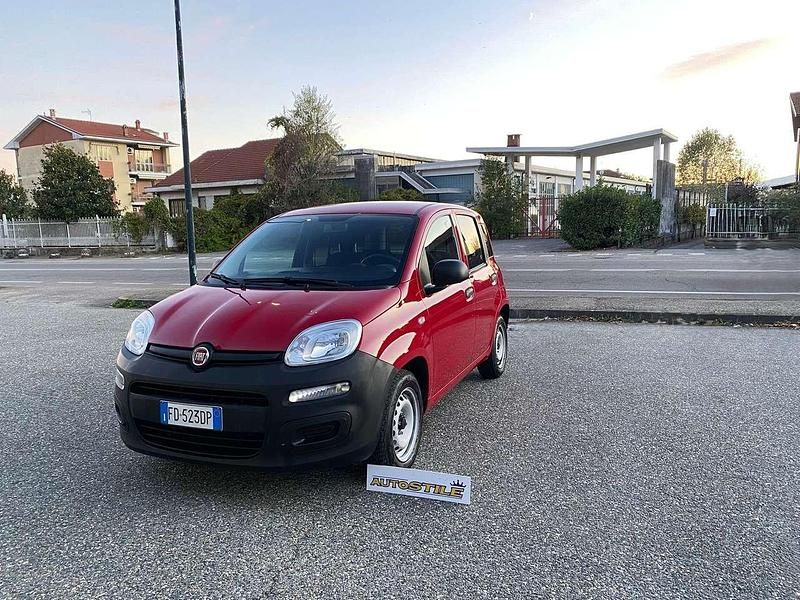Usata Fiat Panda 80 CV (58 kW) 2016 Rosso Furgone