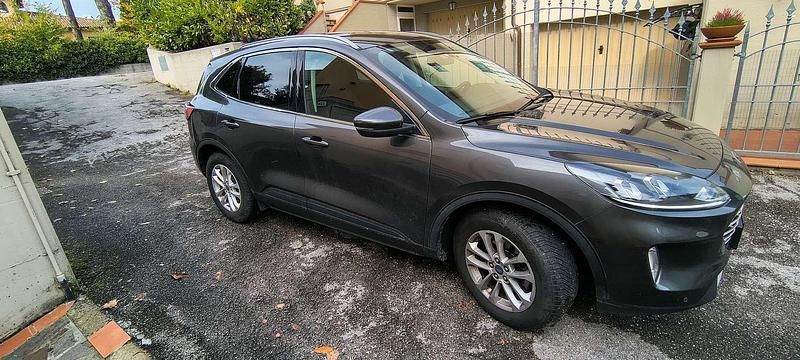 Usata Ford Kuga Titanium 120 CV (88 kW) 2020 Grigio SUV