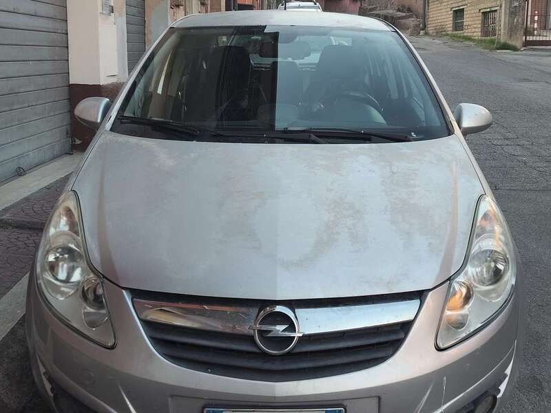 Argento Usata 2008 Opel Corsa Cosmo Tre volumi | 2500 € (Ottimo prezzo) - Immagine 1/4