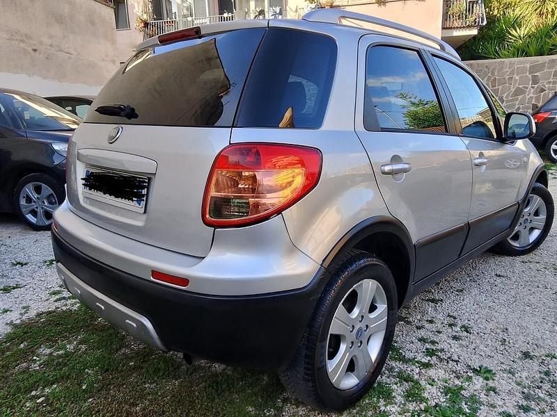 Usata Fiat Sedici Dynamic 119 CV (87 kW) 2008 Grigio SUV