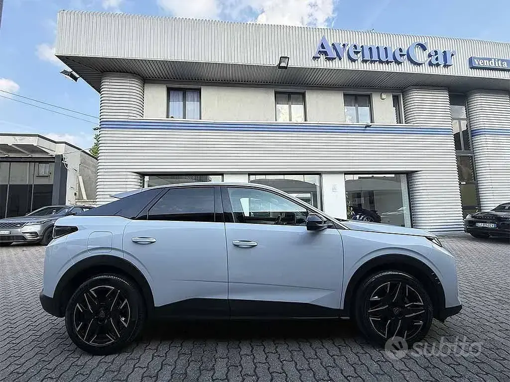 Usata Peugeot 3008 Allure 136 CV (100 kW) 2025 Bianco / pastello SUV