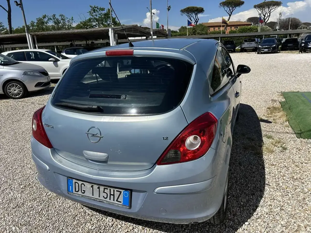 Usata Opel Corsa 52 CV (38 kW) 2007 Argento Utilitaria