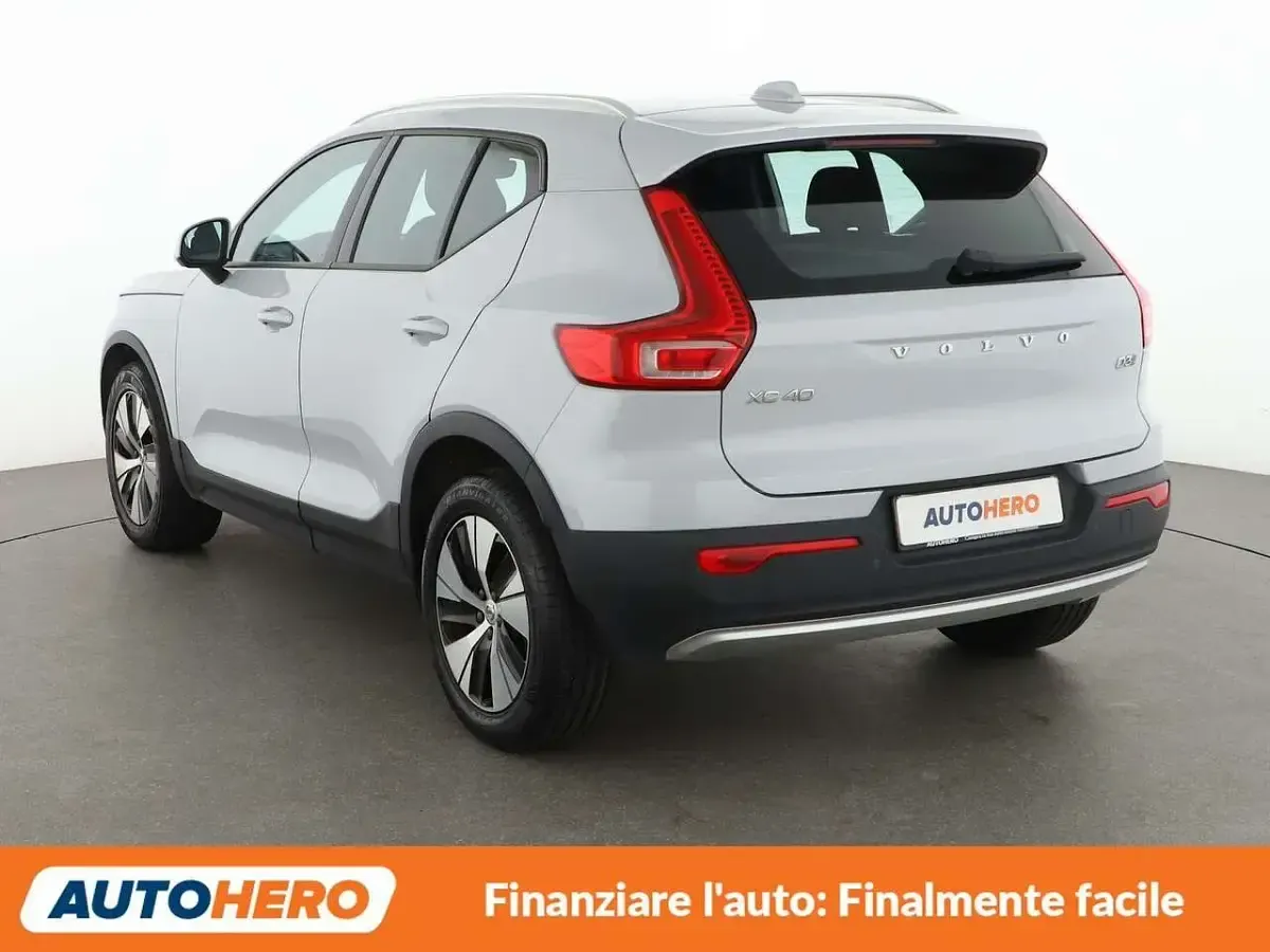 Usata Volvo XC40 Momentum 150 CV (110 kW) 2020 Argento SUV
