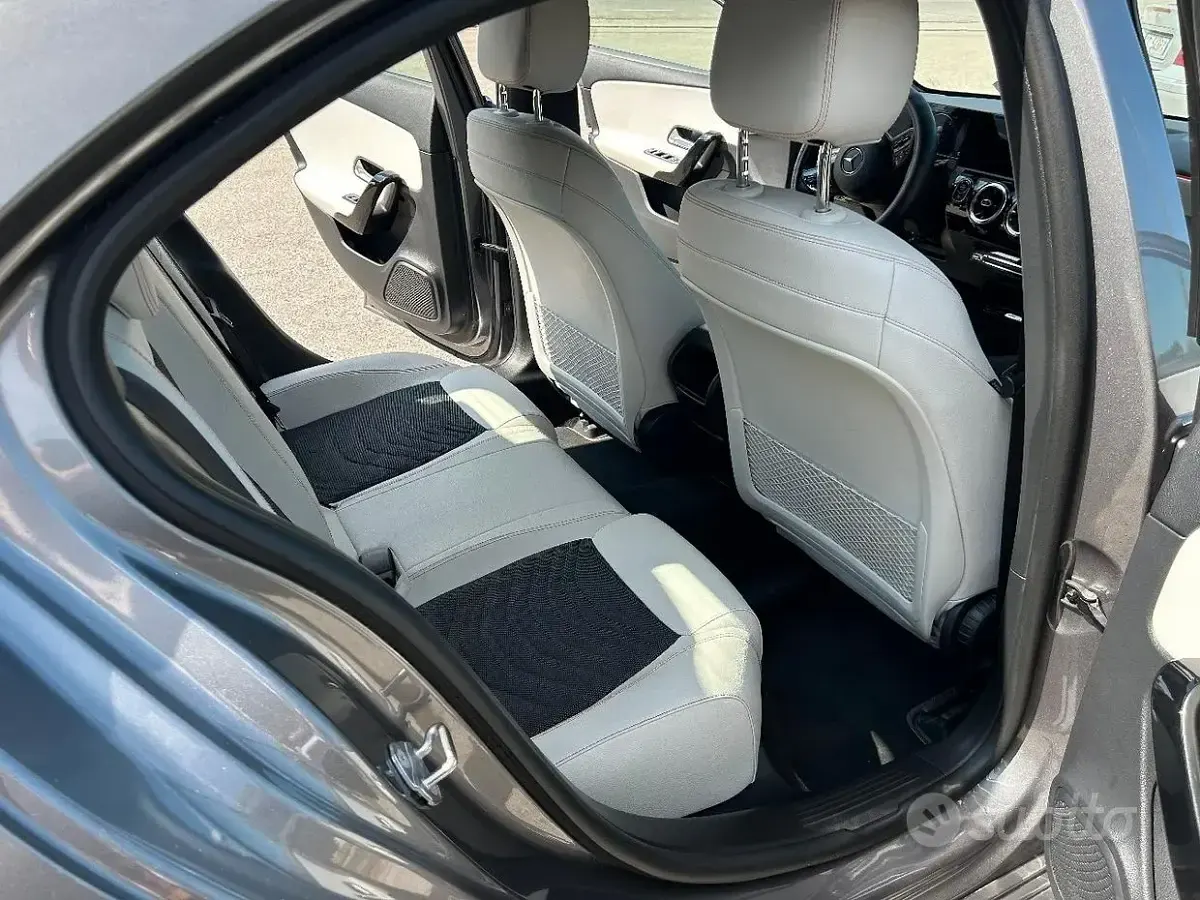 Usata Mercedes A180 116 CV (85 kW) 2019 Berlina