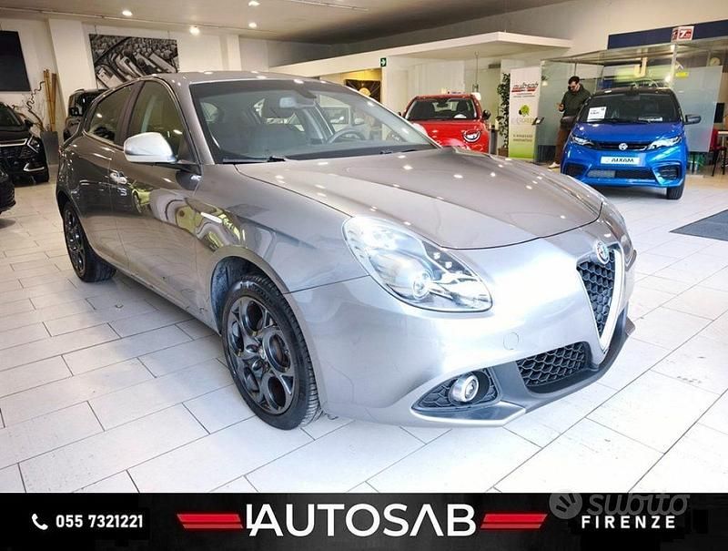 Nero Usata 2018 Alfa Romeo Giulietta Super Tre volumi | 12.900 € (Buon prezzo) - Immagine 1/4