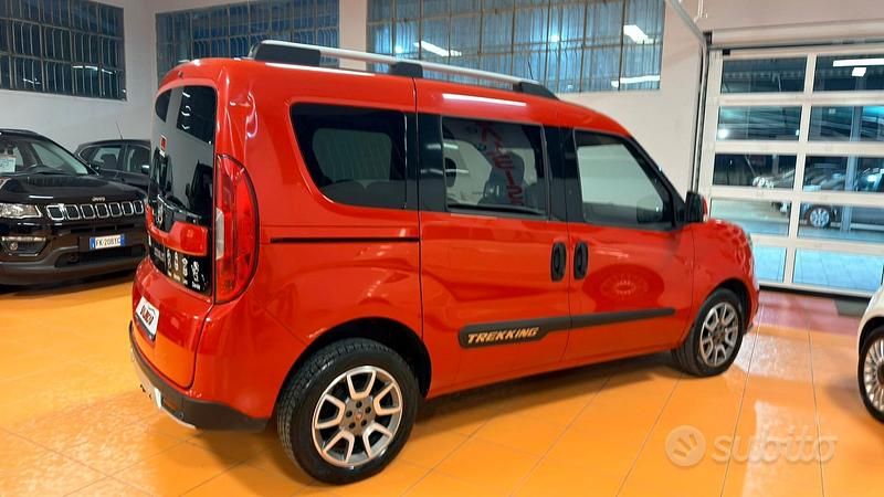 Usata Fiat Doblò Trekking 120 CV (88 kW) 2016 Rosso Monovolume