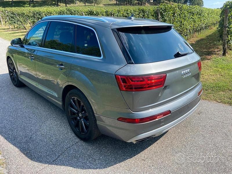 Usata Audi Q7 272 CV (200 kW) 2015 Grigio SUV