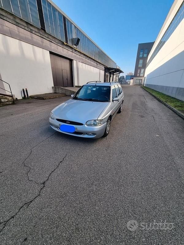Usata Ford Escort 1997 Grigio Station wagon