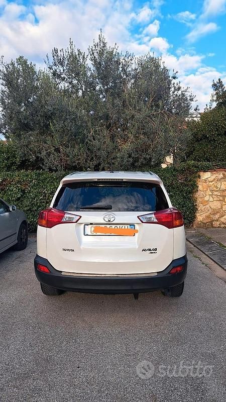 Usata Toyota RAV4 2013 Bianco Berlina