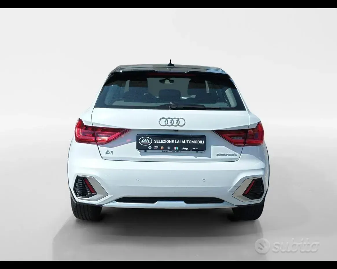 Usata Audi A1 Design 116 CV (85 kW) 2024 Grigio SUV