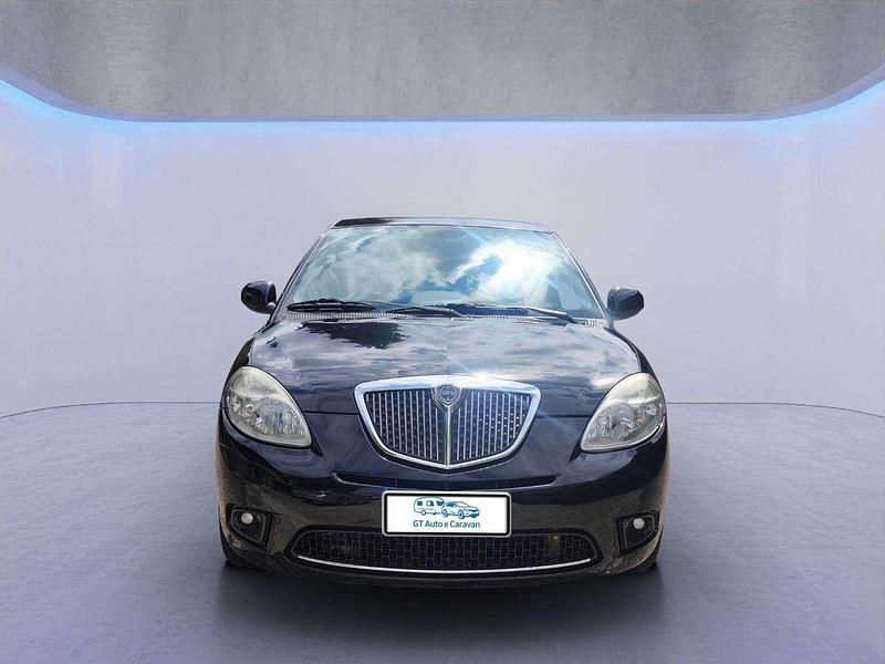 Usata Lancia Ypsilon 60 CV (44 kW) 2010 Nero Utilitaria