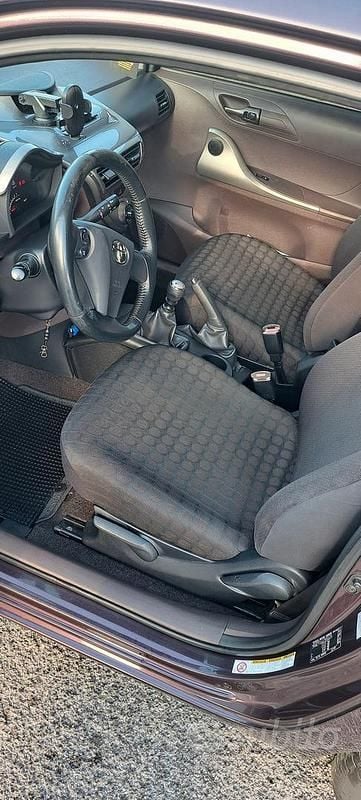 Usata Toyota iQ 98 CV (72 kW) 2009 Utilitaria