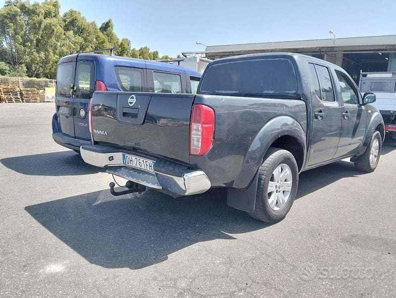 Usata Nissan Navara 190 CV (139 kW) 2007 Blu Pick-up