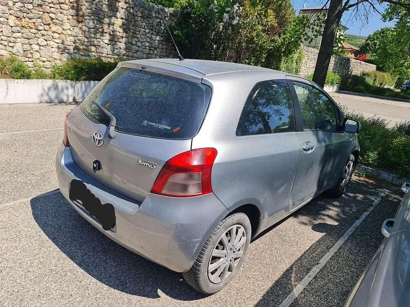Usata Toyota Yaris Sol 90 CV (66 kW) 2006 Berlina