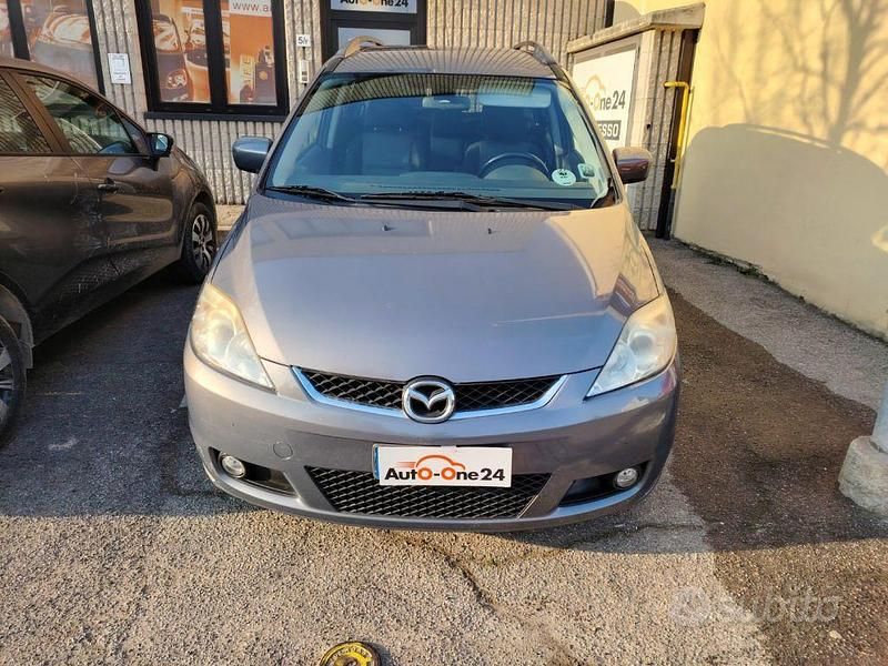 Begagnad Mazda 5 110 HK (80 kW) 2008 Grå Minibuss