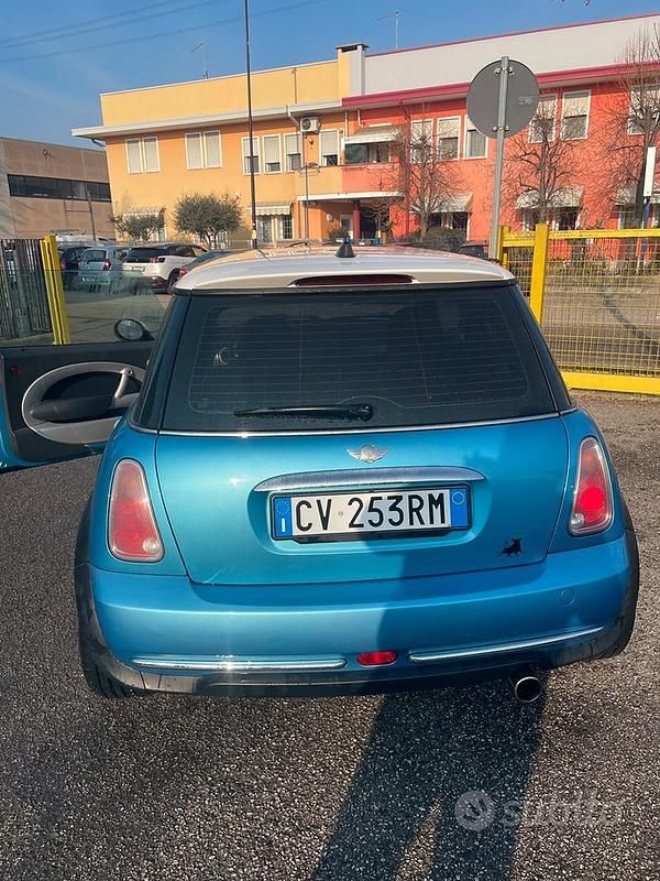 Usata Mini Cooper 116 CV (85 kW) 2005 Blu Utilitaria