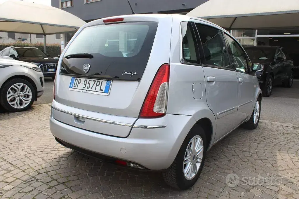 Usata Lancia Musa 69 CV (50 kW) 2008 Grigio Monovolume