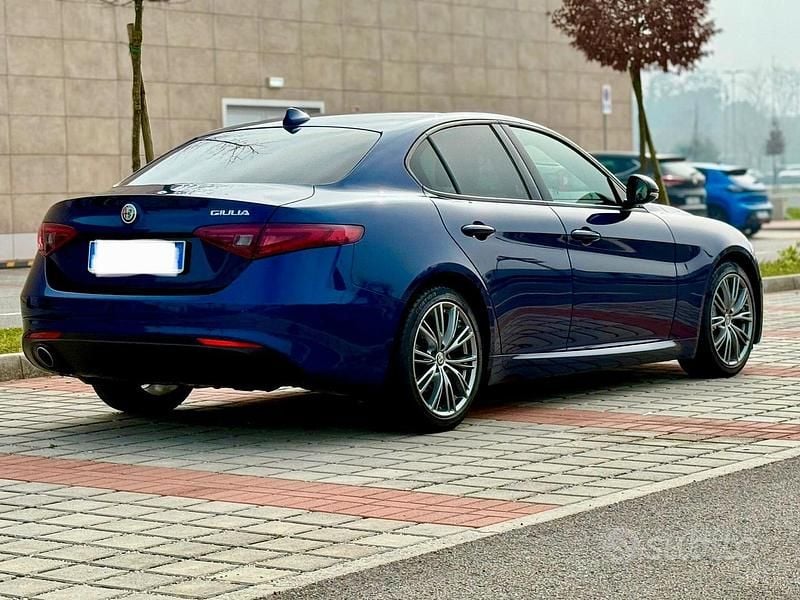 Usata Alfa Romeo Giulia 160 CV (117 kW) 2019 Blu Berlina