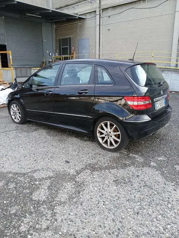Usata Mercedes 200 27 CV (19 kW) 2006