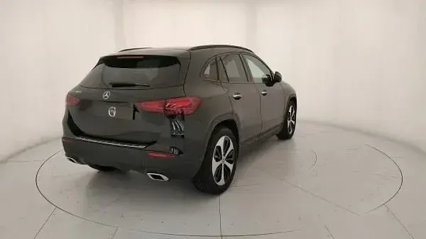 Nuova Mercedes GLA200 Advanced Plus 150 CV (110 kW) 2026 Nero cosmo metallizzato SUV