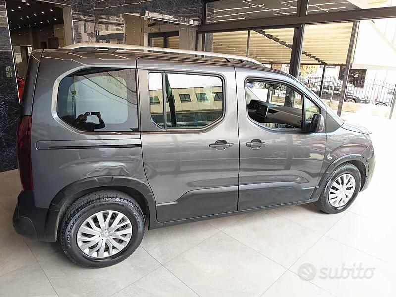 Usata Peugeot Rifter Active 102 CV (75 kW) 2019 Nero Monovolume