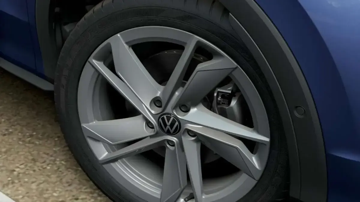 Nuova VW T-Roc Life 150 CV (110 kW) 2026 Celestial blue metallizzato ne SUV