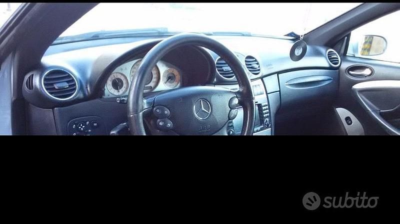 Käytetty Mercedes CLK320 218 HP (160 kW) 2006 Harmaa