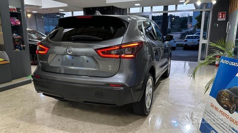 Usata Nissan Qashqai 110 CV (80 kW) 2017 Grigio SUV