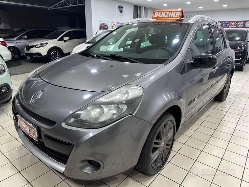 Usata Renault Clio GrandTour 100 CV (73 kW) 2011 Grigio Station wagon