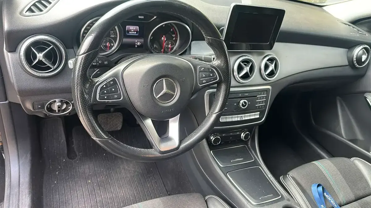 Usata Mercedes CLA180 Shooting Brake 109 CV (80 kW) 2018 Nero Station wagon