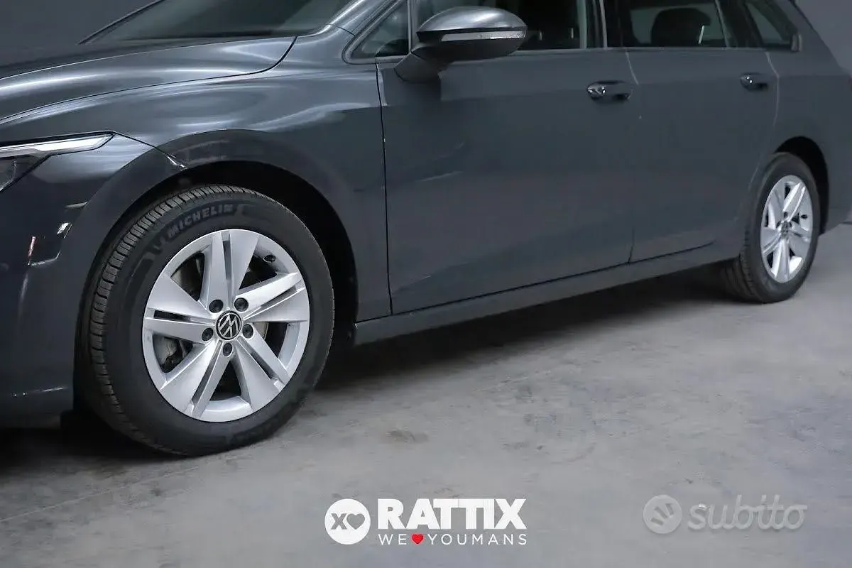 Usata VW Golf VIII Life 150 CV (110 kW) 2021 Nero Station wagon