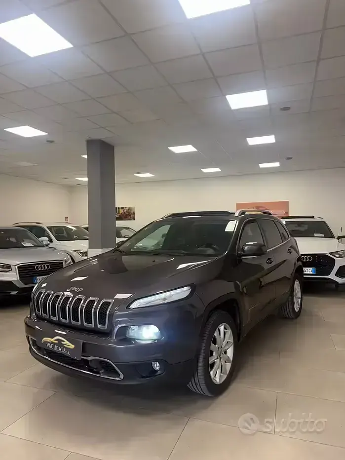 Usata Jeep Cherokee 140 CV (102 kW) 2014 Grigio SUV