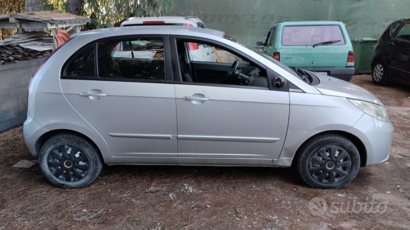 Usata Tata Indica 75 CV (55 kW) 2011 Grigio Utilitaria
