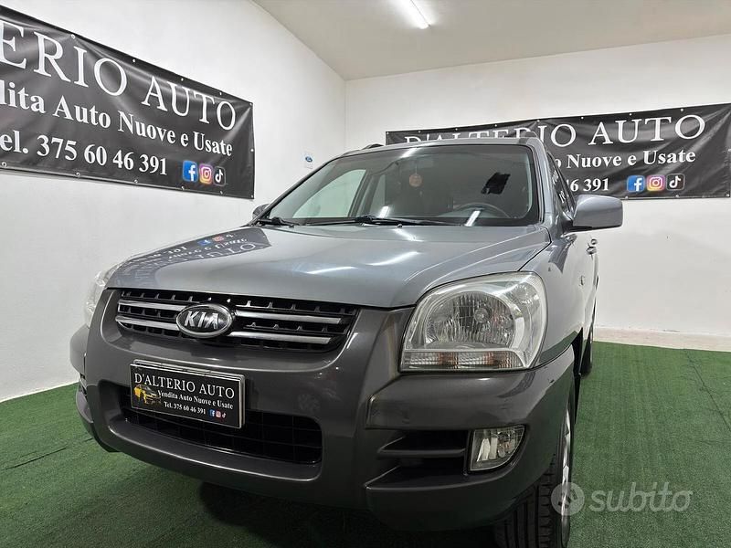 Usata Kia Sportage Active 140 CV (102 kW) 2007 Grigio SUV