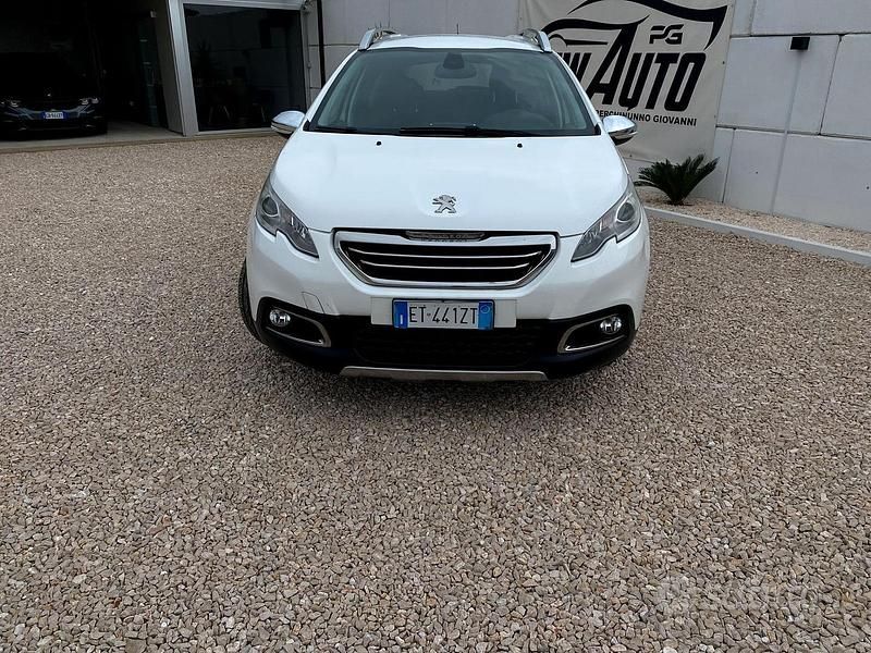 Usata Peugeot 2008 Allure 92 CV (67 kW) 2014 Bianco SUV