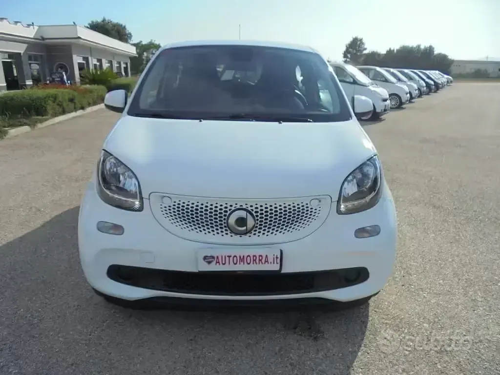 Usata Smart ForFour Passion 71 CV (52 kW) 2019 Bianco pastello Utilitaria