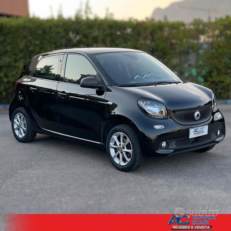 Usata Smart ForFour 71 CV (52 kW) 2018 Nero Utilitaria