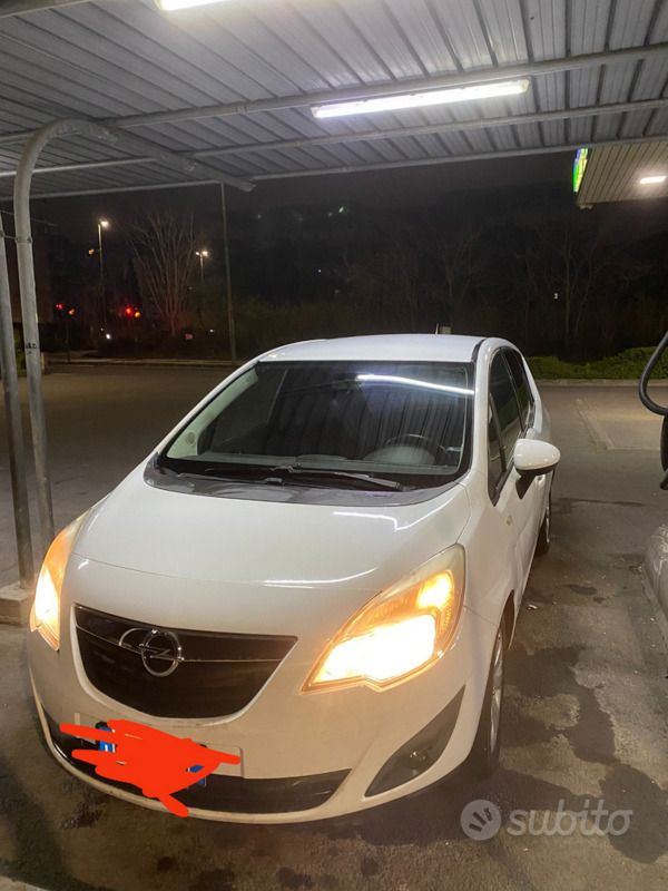 Bianco Usata 2011 Opel Meriva Monovolume | 4500 € (Buon prezzo) - Immagine 1/2