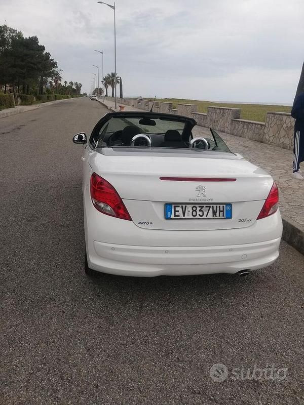 Begagnad Peugeot 207 112 HK (82 kW) 2014 Vit Cab
