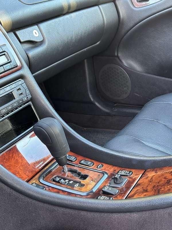 Begagnad Mercedes CLK430 Elegance 279 HK (205 kW) 1999 Grå Sportkupé
