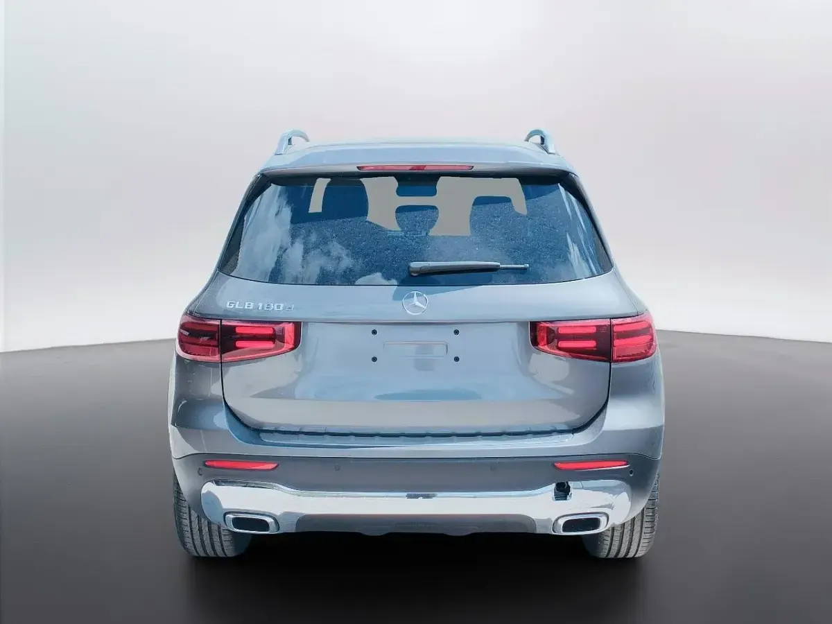 Nuova Mercedes GLB180 115 CV (84 kW) 2026 Grigio SUV