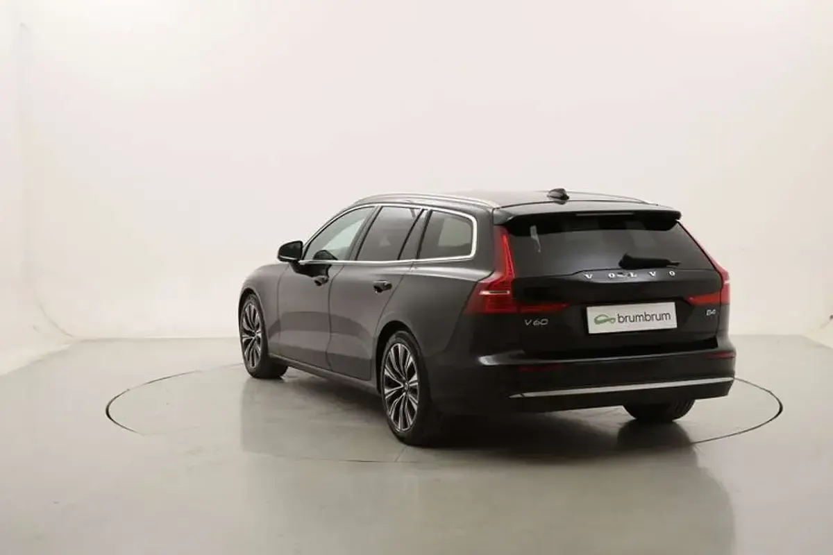 Usata Volvo V60 Plus 197 CV (144 kW) 2023 Nero Station wagon