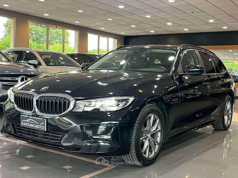 Nero Usata 2020 BMW 320 Station wagon | 24.200 € (Super prezzo) - Immagine 1/4