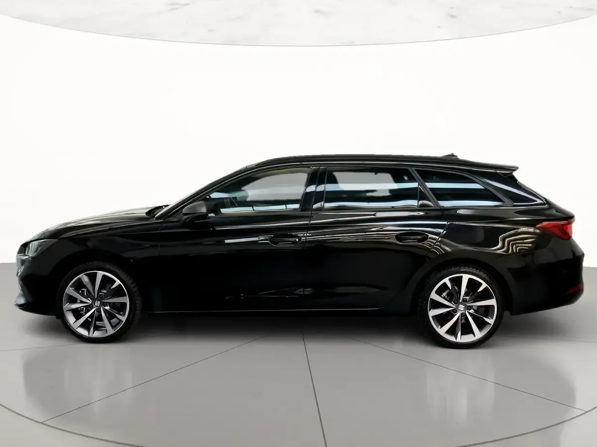 Usata Seat Leon FR 150 CV (110 kW) 2025 Nero midnight Station wagon