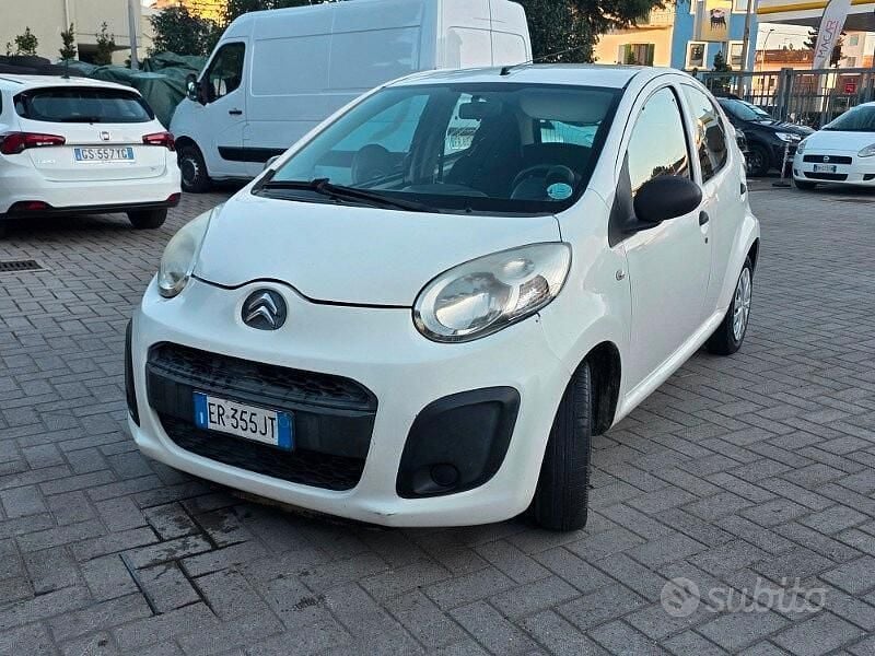 Usata Citroën C1 Attraction 68 CV (50 kW) 2013 Bianco Utilitaria
