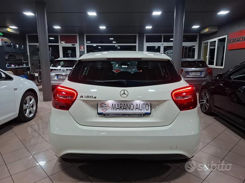 Usata Mercedes A180 109 CV (80 kW) 2016 Bianco Berlina