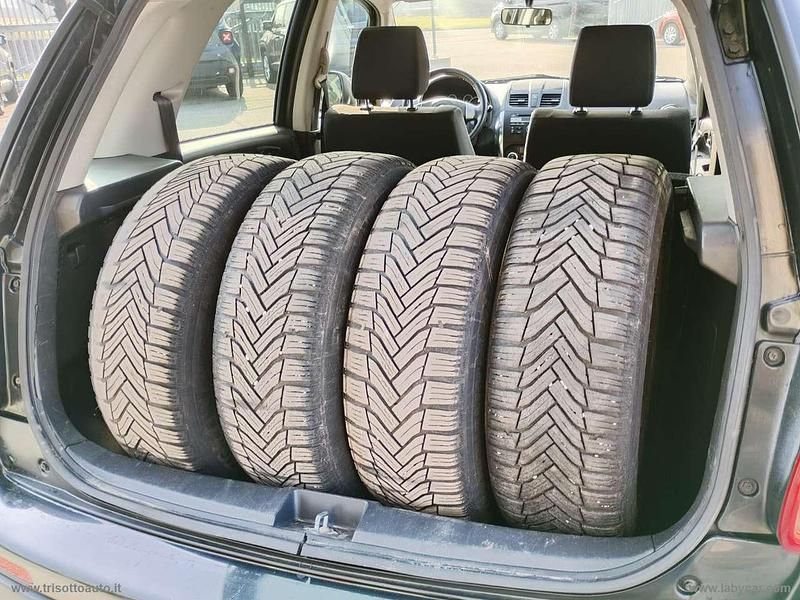 Usata Fiat Sedici Dynamic 135 CV (99 kW) 2012 Nero SUV