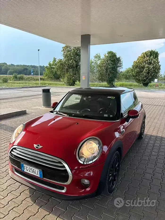 Usata Mini Cooper D 116 CV (85 kW) 2016 Rosso Utilitaria